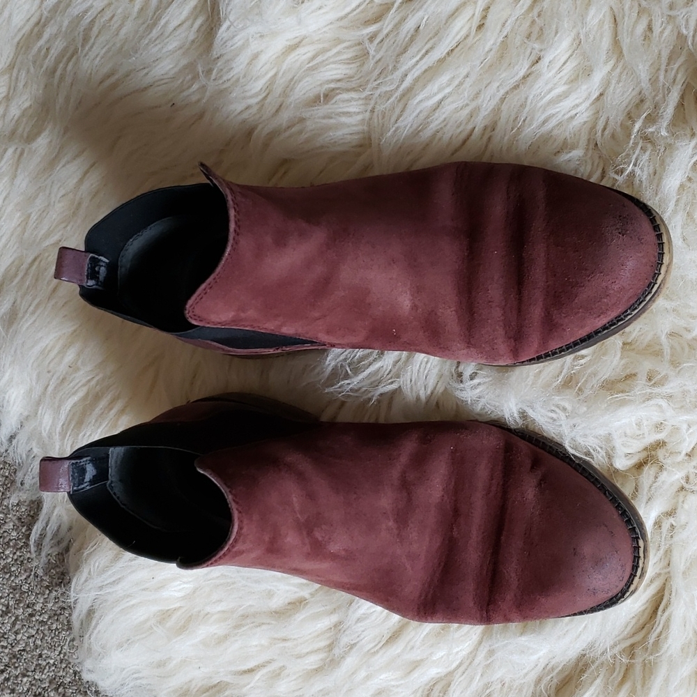 Franco Sarto Burgundy Suede Ankle Booties